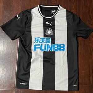 Newcastle United 2019/2020 Puma Jersey Home Size Medium